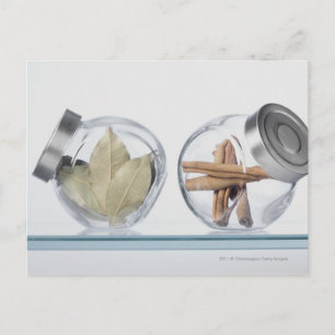 Postal Cierre de hierbas en dos jarras