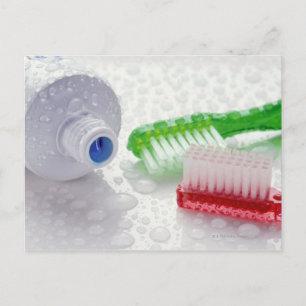 Postal Cierre de pasta dental y cepillos de dientes cubie