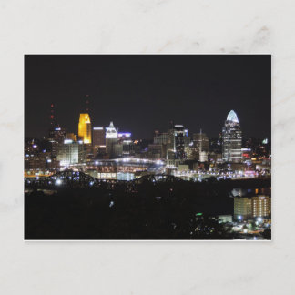 Postal Cincinnati skyline de noche
