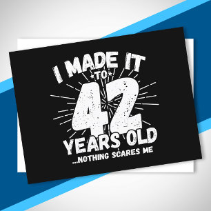 Postal Cita divertida de cumpleaños número 42 sarcástica 