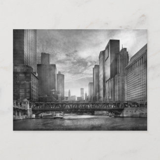 Postal City - Chicago, IL - Mirando hacia el futuro BW