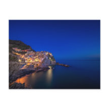 Ciudad de Manarola en Cinque Terre por la noche