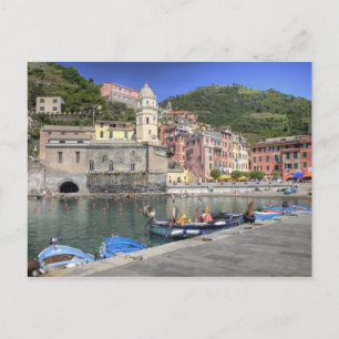 Postal Ciudad en la ladera de Vernazza, Cinque Terre, Lig