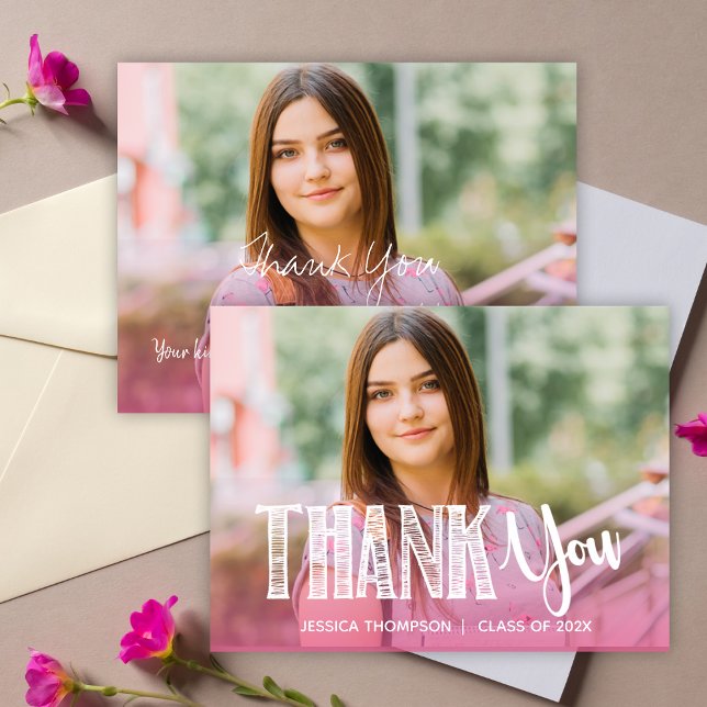 Postal Clase de 2025 Graduación de dos fotos rosadas Grac (Class of 2025 Pink Two Photo Graduation Thank you Postcard)