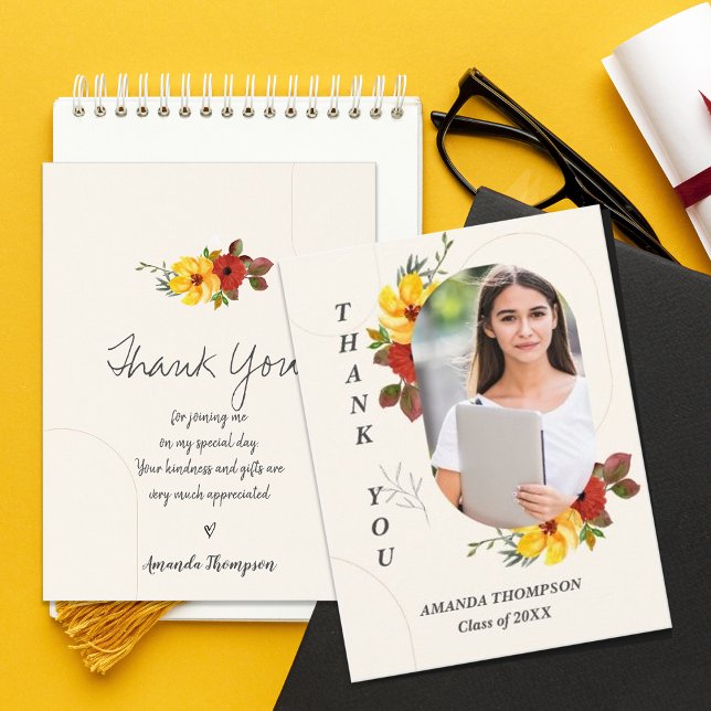 Postal Clase de Graduación de Foto Floral 2025 Gracias (Class of 2026 Floral Photo Graduation Thank You Postcard | Elegant Grad Thank You)