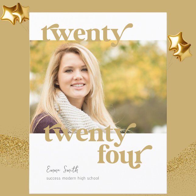 Postal Clase moderna personalizada de 2024 Graduación fot (Celebrate and honor your graduate with this modern looking graduation announcement. )