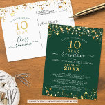 Postal Clase Reunión Estrellas de Oro Verde Año<br><div class="desc">Invitación postal moderna y elegante de la reunión de clase para cualquier reunión de año (mostrada por 10 años) con estrellas y luces doradas, tipografía de escritura manuscrita elegante y un fondo de color personalizado (mostrado en verde) que puede cambiar al color de la escuela o al color del tema...</div>