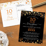 Postal Clase Reunión Naranja Negro Estrellas luces de cua<br><div class="desc">Invitación postal moderna y elegante de clase negra y naranja para cualquier reunión anual (mostrada por 10 años) con estrellas y luces de oro y naranja y lujosa tipografía de escritura. ASISTENCIA: Para obtener ayuda con la modificación o personalización del diseño, el cambio de color o la transferencia del diseño...</div>