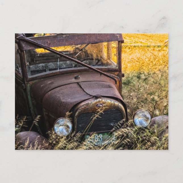 Postal Coche viejo abandonado en hierba alta (Anverso)