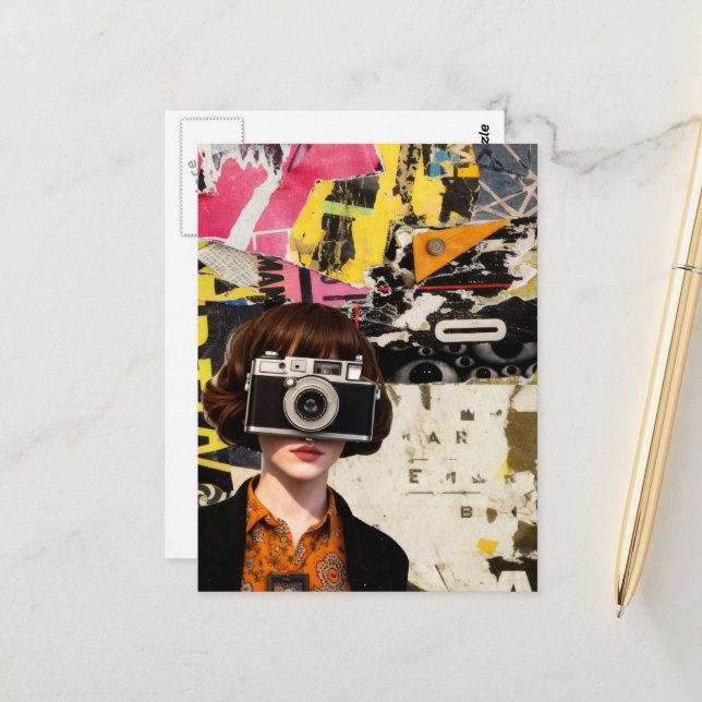 Postal Colaje de medios mixtos de mujer fotógrafa Grunge  (Anverso/Reverso In Situ)