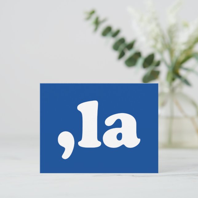 Postal Comma La kamala pronunciación tipografía azul (Anverso de pie)