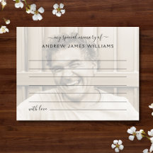 Compartir una foto de recuerdo en el funeral