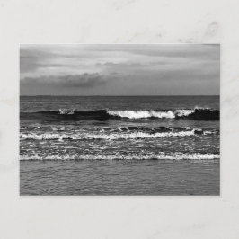 Postal con foto en blanco y negro del océano