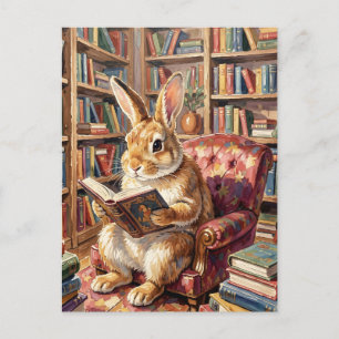 Postal Conejo leyendo un libro en una habitación acogedor