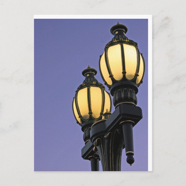 Postal Contra el cielo morado (Anverso)