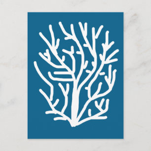 Postal Coral blanco sobre vida acuática azul