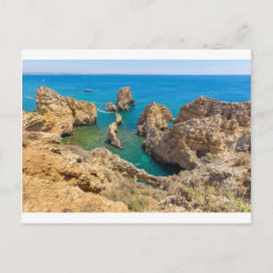 Postal Costa con rocas y mar azul en Portugal.JPG