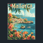 Postal Costa de Mallorca<br><div class="desc">Sumérjase en la tranquila belleza de Mallorca con nuestro viaje y ilustracion. Este cautivador artículo muestra la felicidad costera de la isla, donde las aguas turquesas acarician suavemente las costas doradas, y los acantilados accidentados crean un telón de fondo dramático. Imagínate explorando calas escondidas, disfrutando del sol mediterráneo y sintiendo...</div>