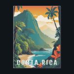 Postal Costa Rica Retro Montaña Playa Viaje Souvenir<br><div class="desc">"costa rica",  "palmeras playa",  "pura vida viaje",  vacaciones,  "póster de viaje retro vintage",  "montaña verde exuberante",  "flores de selva tropical",  "mar océano tranquilo",  "ilustración gráfica de puesta de sol",  "tarjeta postal souvenir pintura"</div>