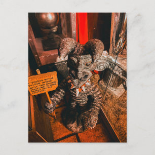 Postal Criatura de taxidermia extravagante con señal de r