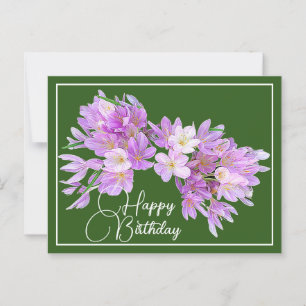 Postal Crocus rosa/morado con fondo verde Feliz Cumpleaño