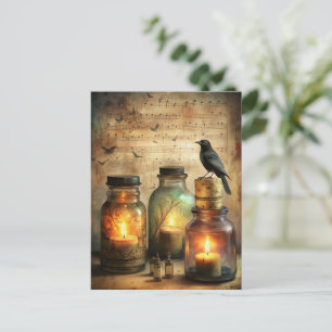 Postal Crow a la luz de las velas con botellas antiguas y
