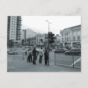 Postal Cruzando la carretera