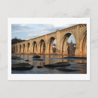 Postal Cruzando por la noche