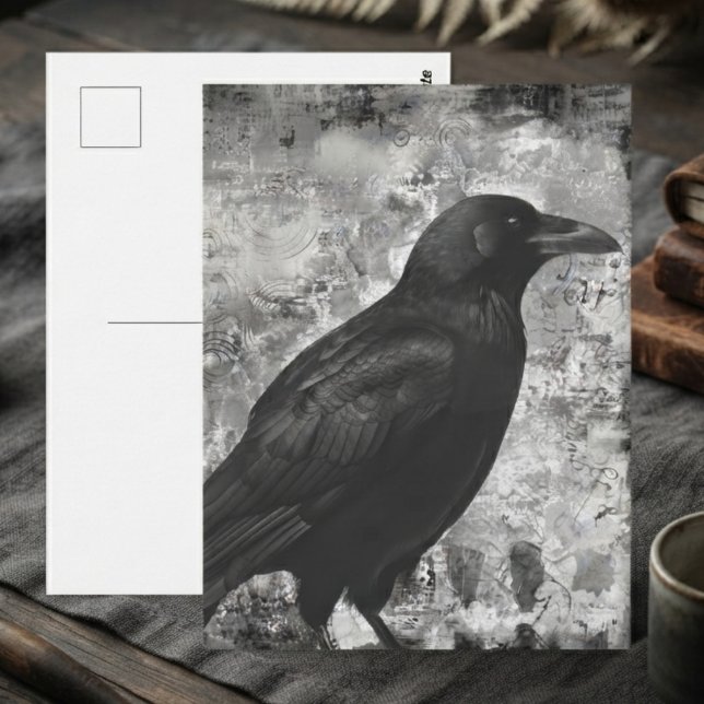 Postal Cuervo gótico Onyx malhumorado (Onyx raven postcard for dark academia fans and Halloween decor.)
