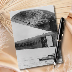 Postal Cumpleaños de Amelia Earhart Foto en Blanco y Negr