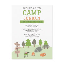 Cumpleaños de camping en el patio trasero bajo las