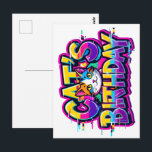 Postal Cumpleaños del Gato Arcoíris con Glitch<br><div class="desc">Diseño vibrante y energético de "Cumpleaños del Gato" en gradiente de arcoíris con efecto glitch, contornos de neón brillantes y una cara de gato colorida en el centro. Esta divertida ilustración es perfecta para los amantes de los gatos que celebran el cumpleaños de un amigo peludo. Gran regalo de cumpleaños...</div>