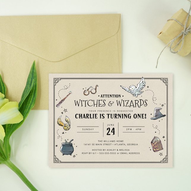 Postal Cumpleaños Vintage Harry Potter primero (Invite on table)