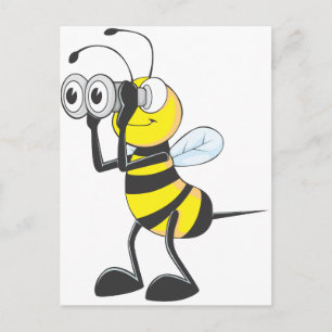 Postal Cute Bee Holding Binoculars mirando algo