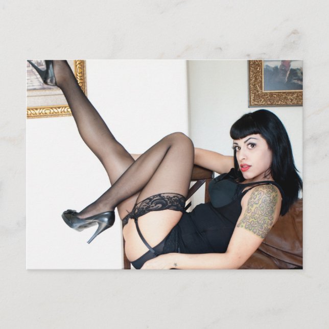 Postal Dama caliente en negro (Anverso)