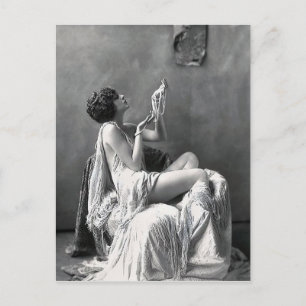 Postal Dama con Perlas