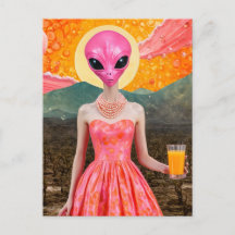 Dama de Alien divertida de rosa con jugo Naranja