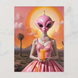 Postal Dama de Alien graciosa con jugo Naranja en el desi