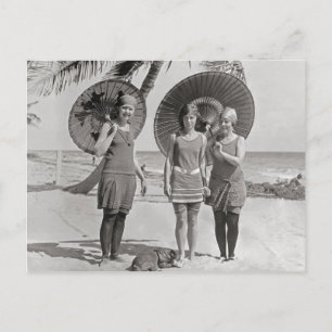 Postal Damas en la playa, 1920