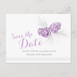 Postal De Anuncios Ahorre el boda púrpura de los conos del pino del