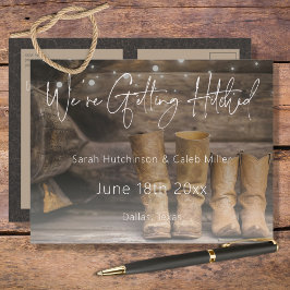 Postal De Anuncios Barn y Boots Rustic Cowboy Wedding Salva la fecha