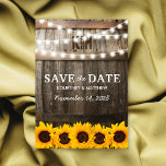 Postal De Anuncios Boda de girasoles rústica salva la fecha<br><div class="desc">Boda rústica Salven las postales de fecha con un fondo de barril de roble oscuro de grano de campo,  luces de cuerdas de centelleo,  girasoles dorados amarillos,  tu monograma y una plantilla para guardar la fecha.</div>