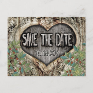 Postal De Anuncios Boda en el bosque rústico corazón en árbol guardar