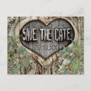 Postal De Anuncios Boda en el bosque Rústico Corazón en árbol Guarde 