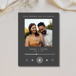 Postal De Anuncios Boda fotográfica de jugador musical Guardar la fec<br><div class="desc">Sube el volumen de amor con nuestro Jugador de Música Boda Fotos Guardar la Fecha! Diseñada para las parejas que quieren mostrar su estilo único, esta moderna y lúdica carta cuenta con un elegante diseño de reproductor de música y el mensaje: "Estamos presionando para que se reproduzca para siempre". Personalízalo...</div>
