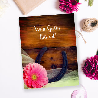 Postal De Anuncios Boda occidental del país de Daisy Pink Horseshoe