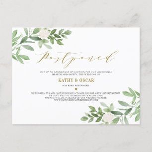 Postal De Anuncios Boda pospuesta con flores blancas y vegetación