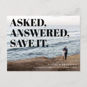 Postal De Anuncios Boda tipográfica audaz y barata Guardar la fecha