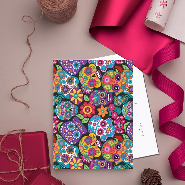 Postal De Anuncios Calaveras Sonrientes Jardinero Esqueleto (#smilingsugar #SugarSkulls #floralskulls #colorfulskulls #colorfulflowers #mexicansmiling #mexicanda)