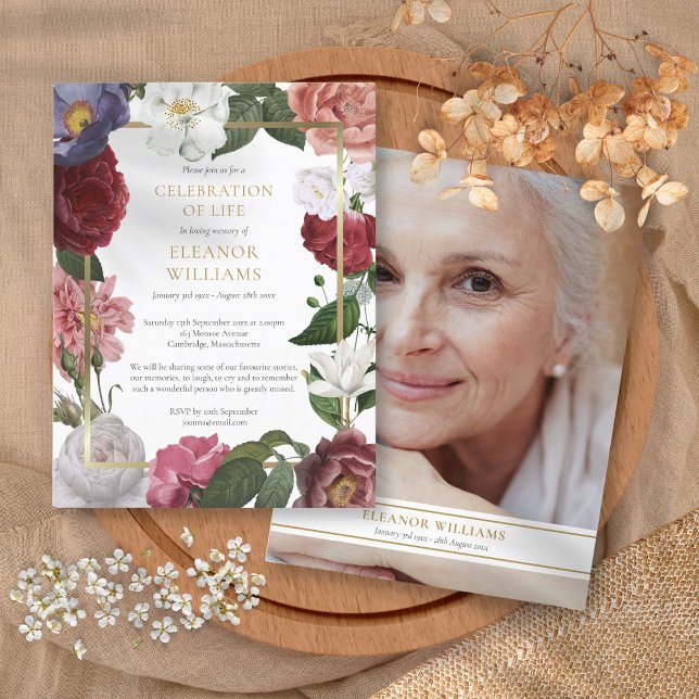 Postal De Anuncios Celebración de la vida con funeral floral foto (Floral Funeral Celebration of Life Photo Announcement Postcard)